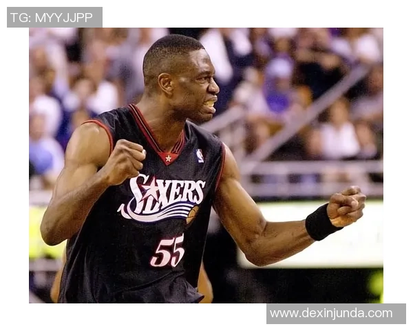 姚明与穆托姆博在赛场上的精彩对决与假摔争议引发的热议与反思