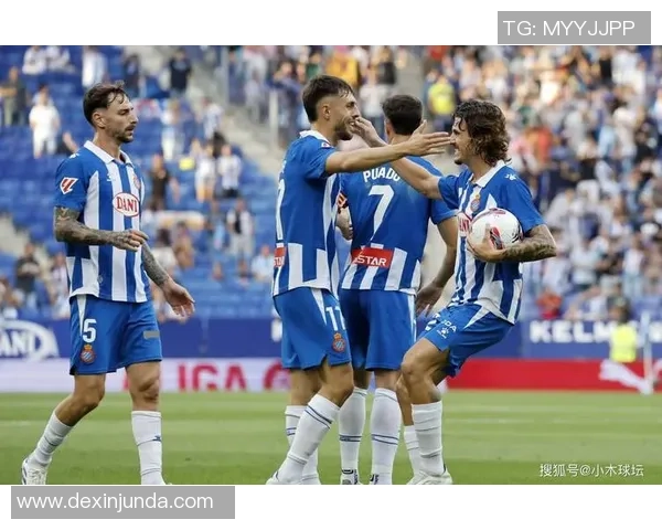 中超激战波尔图大胜曼联补时争议进球引发全场狂欢